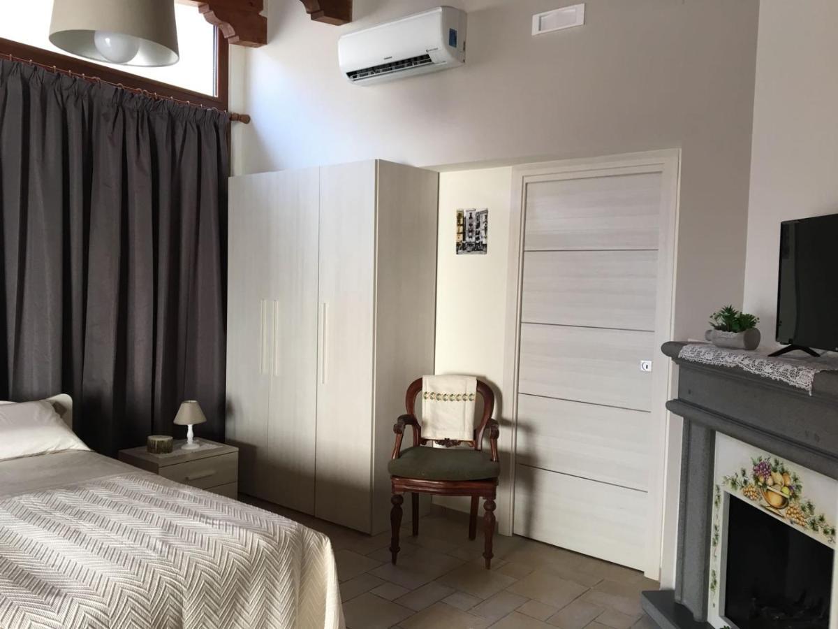 Nonna Laura Bed & Breakfast ปอมเปอี ภายนอก รูปภาพ